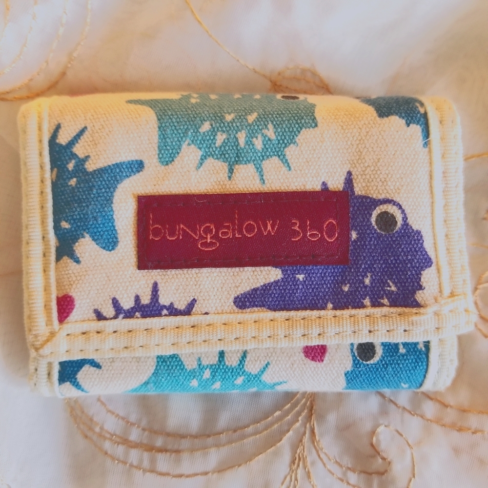 Bungalow 360 Wallet Pufferfish